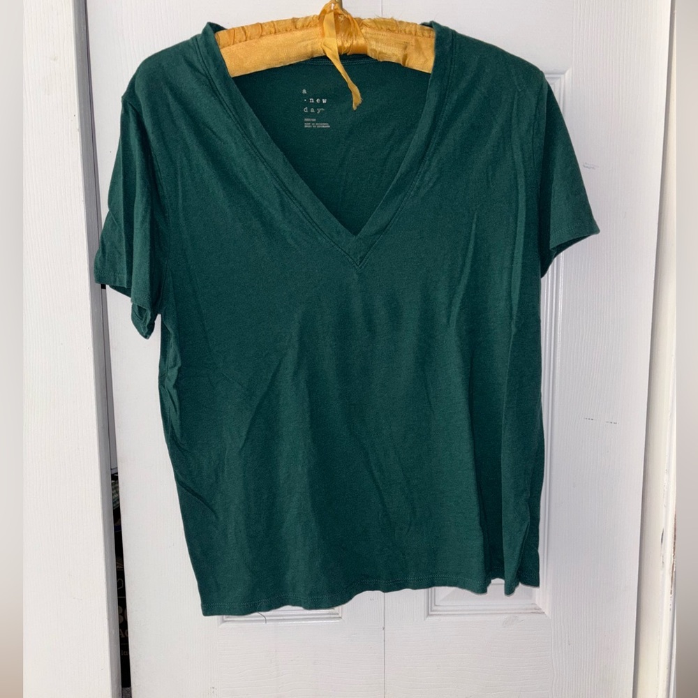 NWOT a New Day Forest Green V-Neck Tee